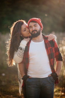 doğa içinde aşık