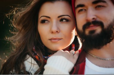 doğa içinde aşık