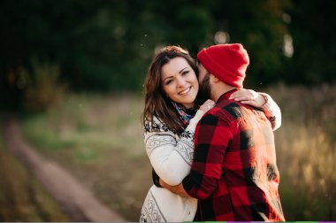 doğa içinde aşık