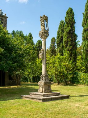 Kuzey İspanya, Galiçya 'dan güzel geleneksel taş haç (Cruceiro)
