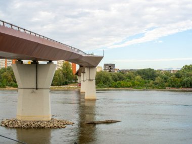 Varşova Polonya 'da vistül nehri üzerinde bir köprü.