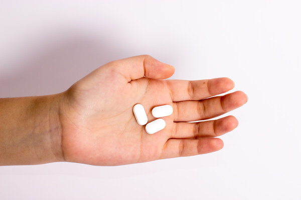 шприц, ложка и порошок
