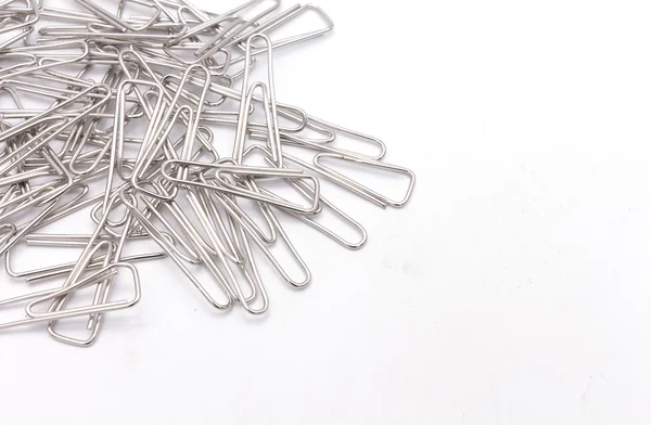 Beyaz arkaplandaki klipleri toplar