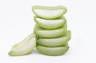 aloe vera taze yaprak. Beyaz arka plan üzerinde izole