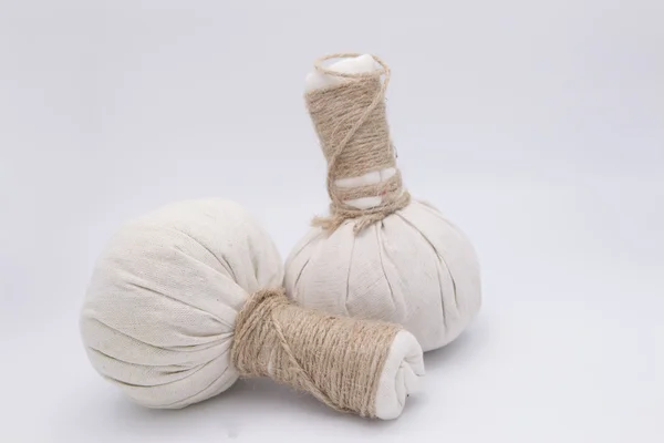 doğal spa malzemeler. Bitkisel kompres top ve ingredien