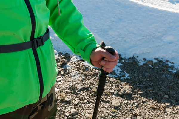 Wandelaar en wandelen stok — Stockfoto