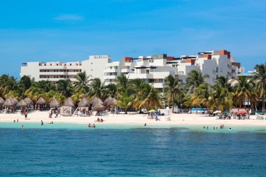 Isla Mujeres - Cancun, Meksika - Ağustos 2012 - güzel Caribbean beach