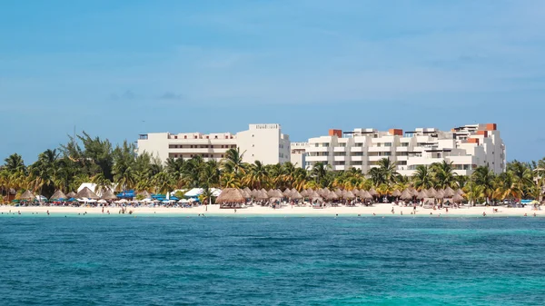 Isla Mujeres - Cancun, Meksika - Ağustos 2012 - güzel Caribbean beach