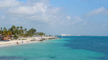 İnsanlar Karayip Denizi Yüzme