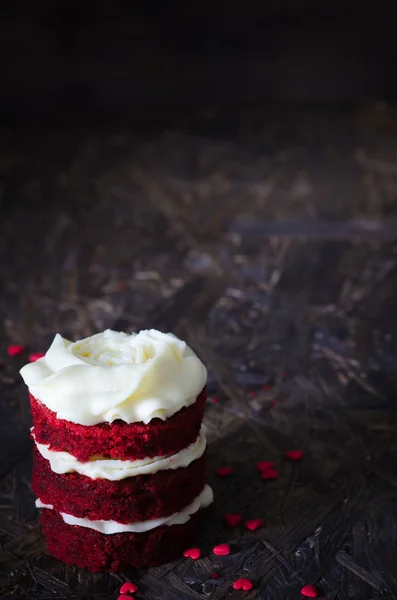 Pastel de terciopelo rojo para los amantes — Foto de Stock