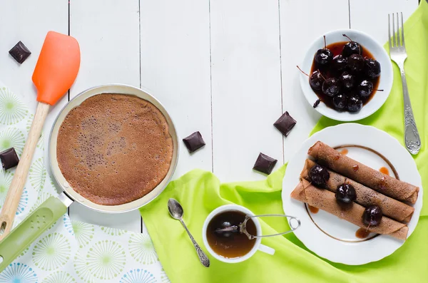 Reçel ve çay ile çikolatalı kek — Stok fotoğraf