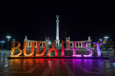 Harfler Budapeşte kahramanlar Meydanı