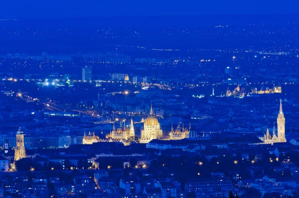 Skyline Будапешта увечері — стокове фото