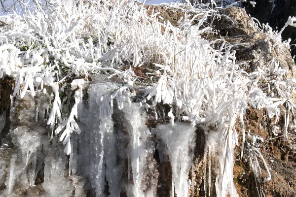 Buz saçağı buzlu — Stok fotoğraf