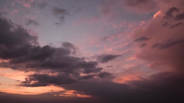 Avondpaarse Hemel Timelapse Bij Dramatische Zonsondergang — Stockvideo