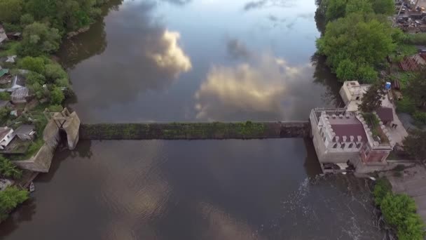 Barrage Fluvial Soirée Dans Forêt Jitomir Ukraine — Video