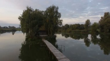 Küçük bir adada izole edilmiş güzel bir ev.