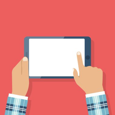 Şık takım elbise holding tablet elinde adam