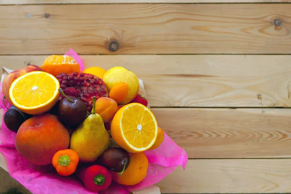 Fruit fresh bouquet on wooden table flat lay- thanksgiving day, healthy eco food, selective focus — Stock Photo, Image