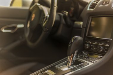 Bir Porsche Cayman ayrıntılarını iç görünüm.