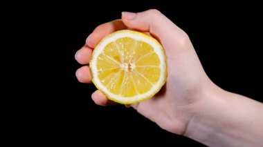 Kadının el sıkma limon