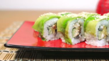 Yeşil suşi 4 k vurdu Chopsticks Dolly ile al