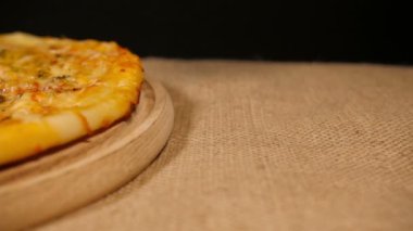 Kesme Pizza tavuk ve mantar ile