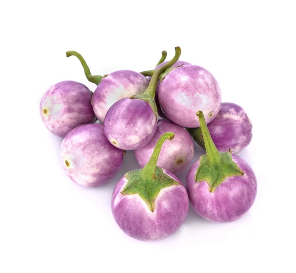 Brinjal viola isolato sullo sfondo bianco — Foto Stock