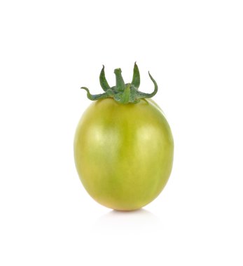 Beyaz arkaplanda yeşil domates