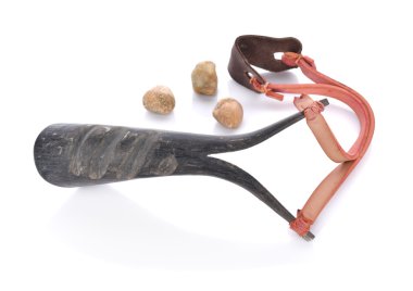 Beyaz arkaplanda mancınık