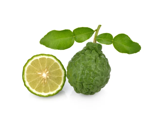 Beyaz bir arka plan üzerinde Bergamot meyve