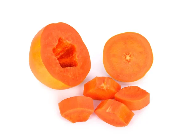 Papaya plátky na bílém pozadí — Stock fotografie