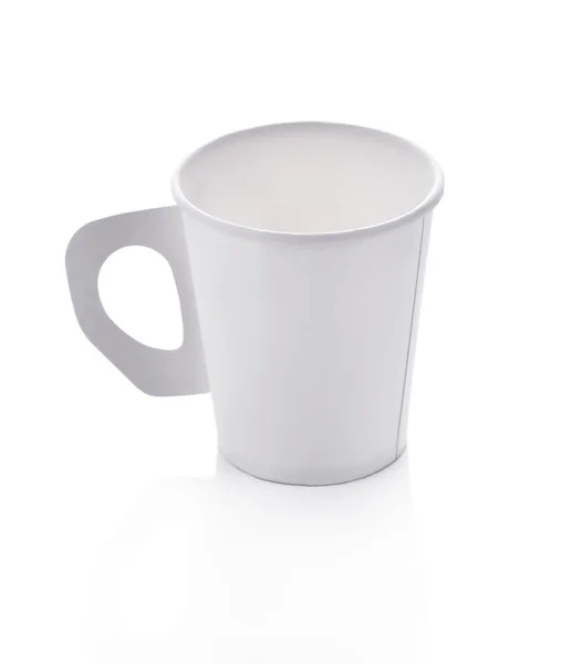 Tasse Papier Kaffee auf weißem Hintergrund — Stockfoto