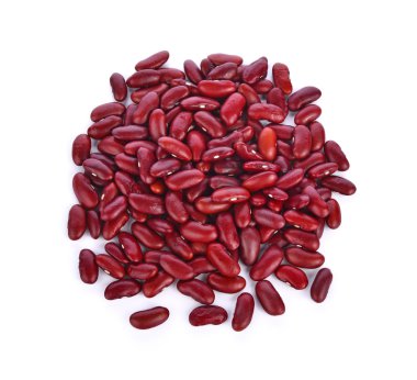 Beyaz arkaplanda kırmızı fasulye