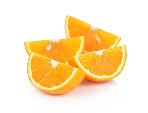 Süße orange Früchte auf weißem Hintergrund — Stockfoto