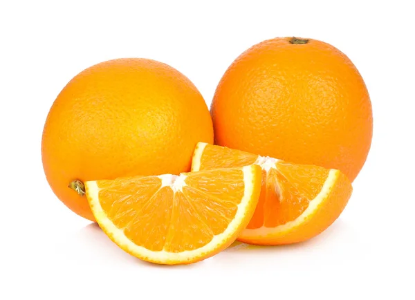 Süße orange Früchte auf weißem Hintergrund — Stockfoto