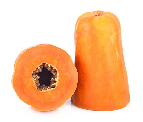 Papaya con una rebanada aislada sobre fondo blanco — Foto de Stock