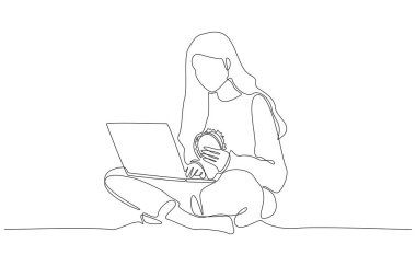 Sürekli olarak elinde hamburger, serbest yazar ya da uzaktan çalışma konsepti olan dizüstü bilgisayar kullanan bir kadın çizimi.