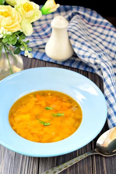 М'ясний суп з гречкою — стокове фото