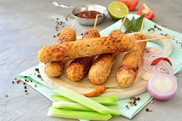 Domates Sos, baharat, sebze, bir gemide kebap kireç