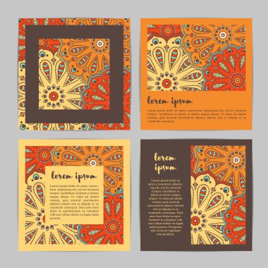 Elle çizilmiş çiçek mandala kartlarla kare şablon kümesi.