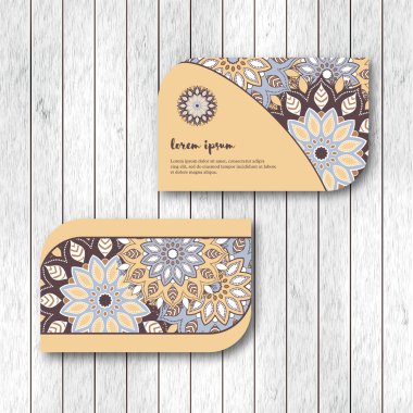 Şablon, bej renk ziyaret iki süs çiçek mandala kart dizisini. Vintage dekoratif öğeler. Hindistan, Asya, Arap, İslam, Osmanlı motif. Vektör çizim.