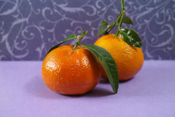 Fresh mandarin oranges fruit with green leaves — Stock fotografie