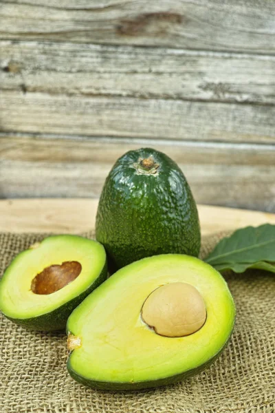 Aguacate verde fresco — Foto de Stock