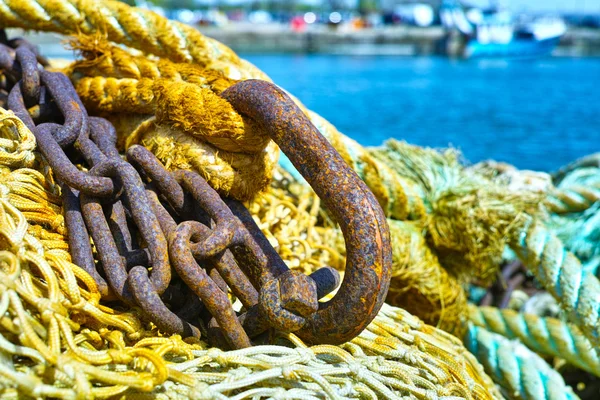 Redes de pescadores en el antiguo puerto de Francia — Foto de Stock