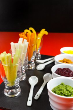 Sağlıklı aperatifler - dört renkli sebze köpükleri 