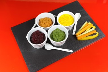 Sağlıklı aperatifler - dört renkli sebze köpükleri 