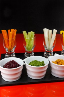 Sağlıklı aperatifler - dört renkli sebze köpükleri 