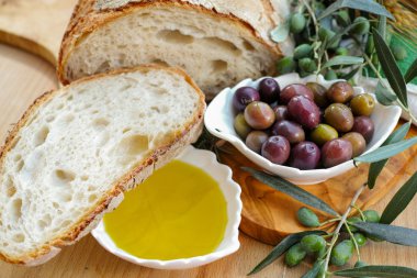 Geleneksel İtalyan meze - taze ev yapımı ekmek, ilave virg