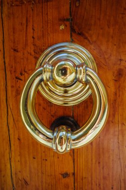 Eski antik kapı tokmağı ahşap kapı